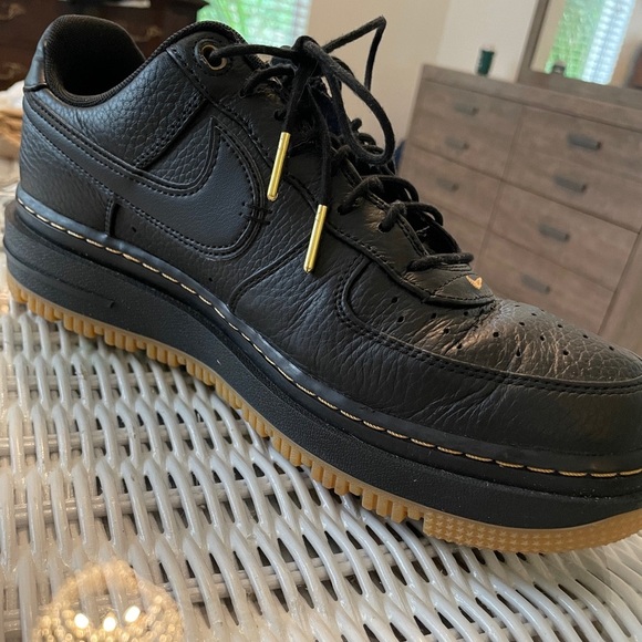 Nike Men's Air Force 1 Luxe - Picture 3 of 12